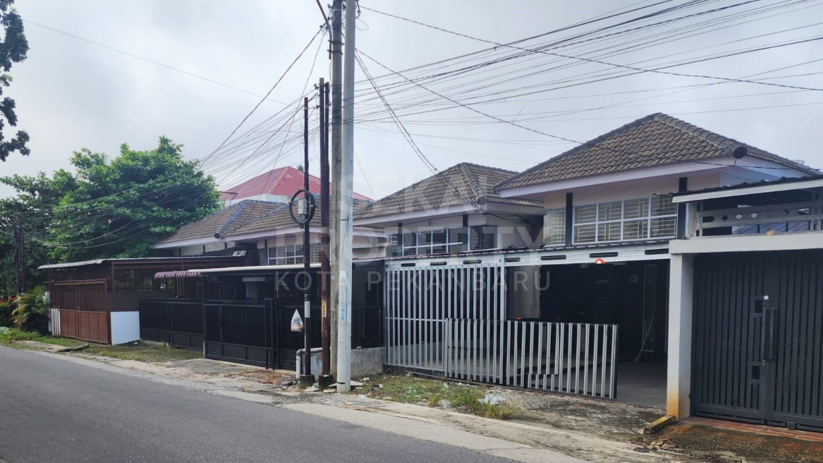 Dijual Rumah 2 Lantai Di Jl. Bakti - Satria