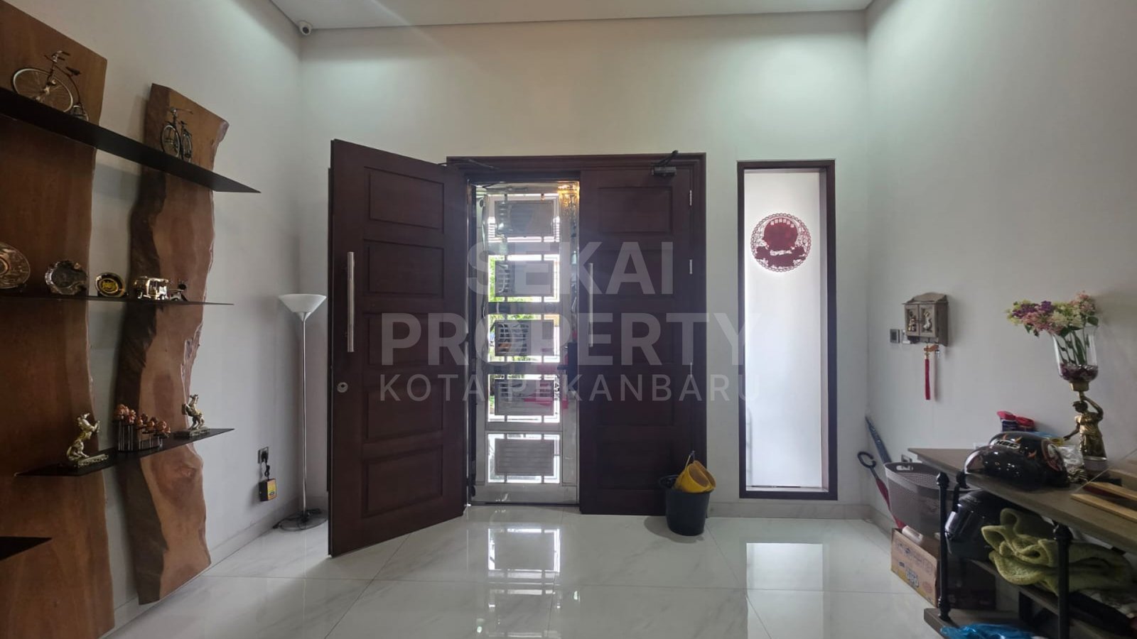 Dijual Rumah Mewah Cluster 3 Lantai Di Jl. Sudirman
