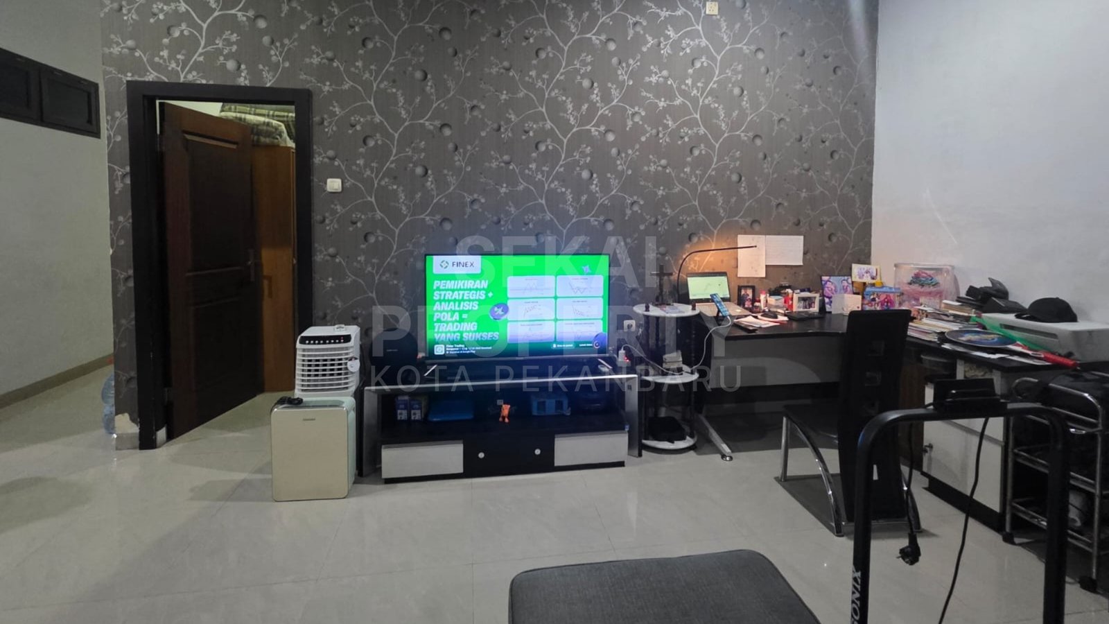 Lihat semua foto
