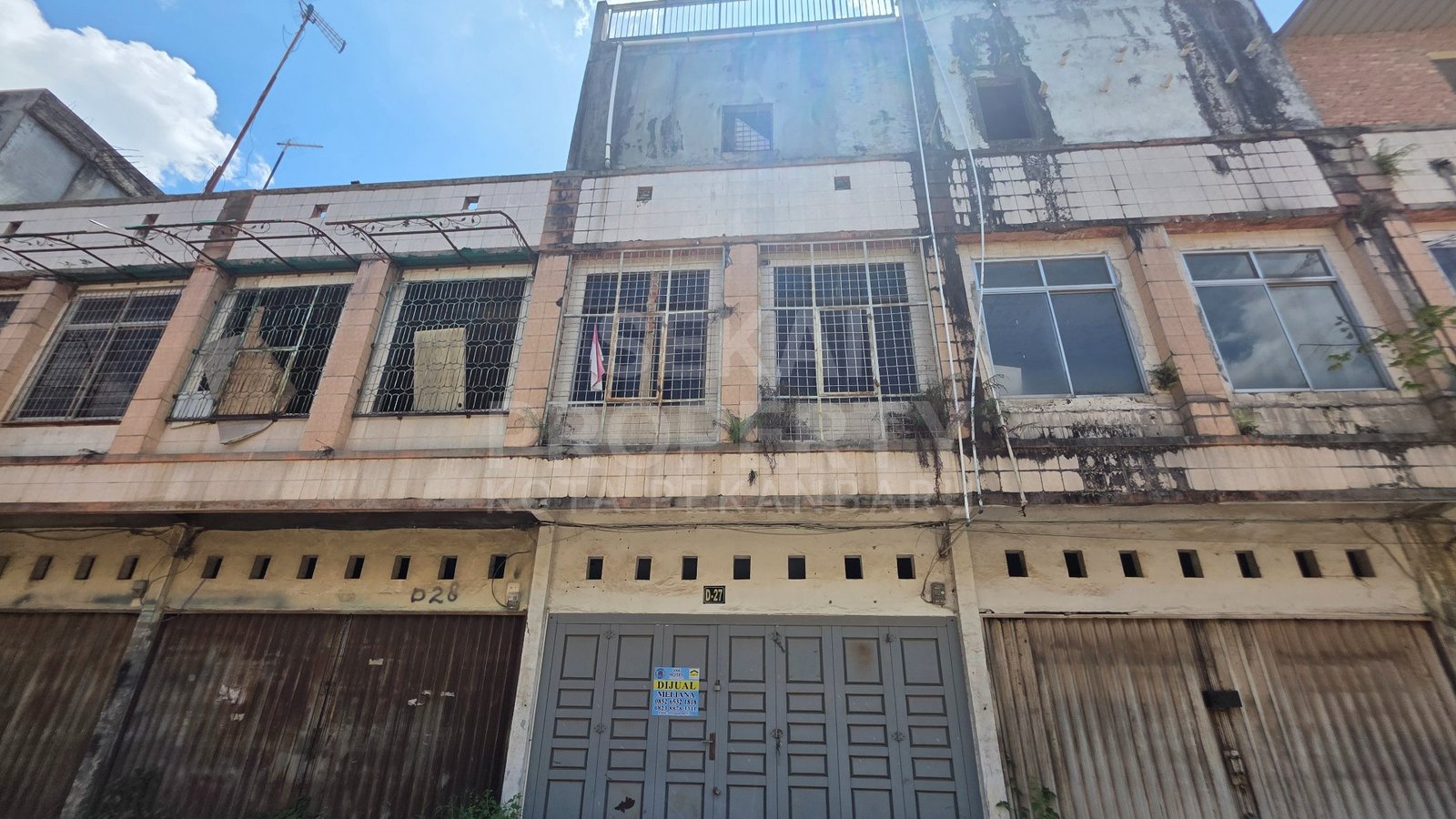 Dijual 1 Unit Ruko 3 Lantai Jalan Soekarno Hatta Tengah Kota Pekanbaru