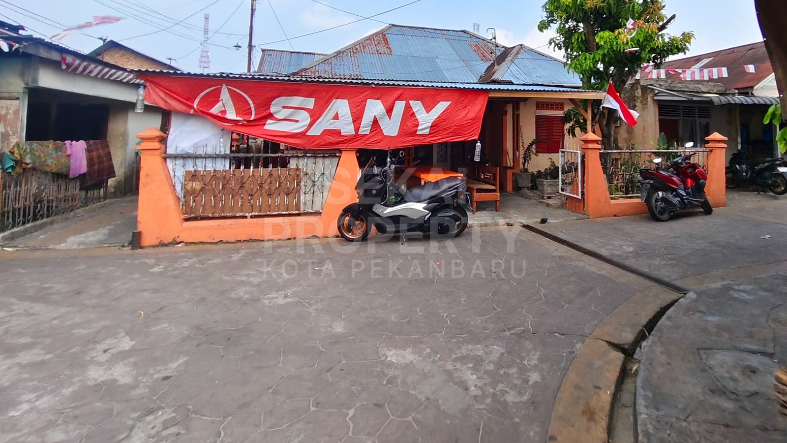 Dijual 2 Unit Rumah Gandeng Lokasi Dekat Jalan Sudirman